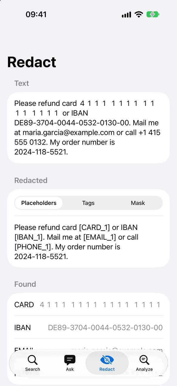 شاشة التنقية (redact) في KnowledgeDemo على محاكي iPhone، الوضع الفاتح